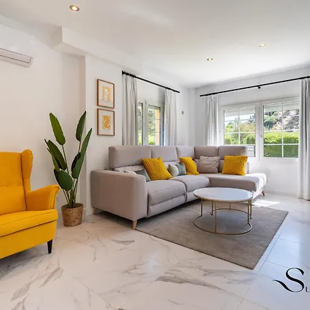 Vakantiehuis Peaceful Lux, 3 Bed Townhouse 10 Min To The MIJAS COSTA