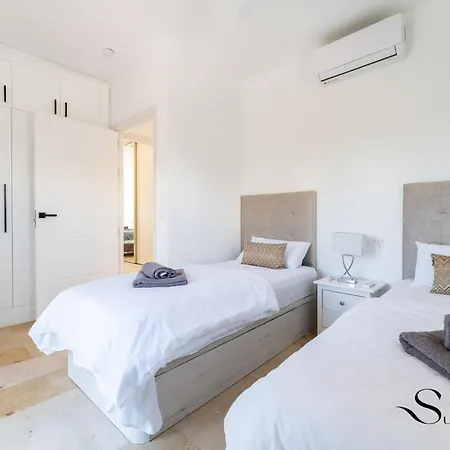 Peaceful Lux, 3 Bed Townhouse 10 Min To The *