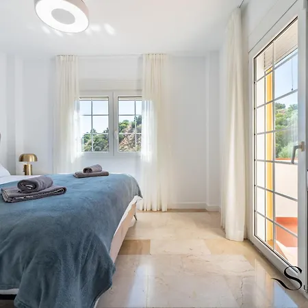 Peaceful Lux, 3 Bed Townhouse 10 Min To The Vakantiehuis *