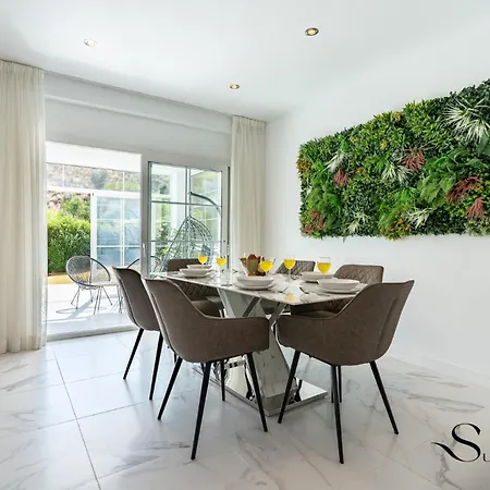 Peaceful Lux, 3 Bed Townhouse 10 Min To The