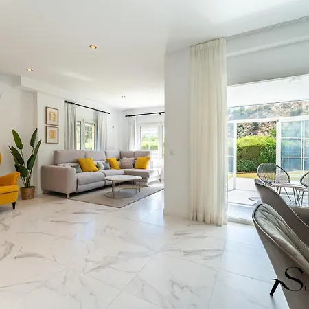 Peaceful Lux, 3 Bed Townhouse 10 Min To The MIJAS COSTA